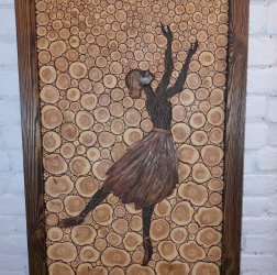 Картина из спилов туи и можжевельника 