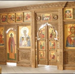 Иконостас в Троицком соборе г. Пскова Казанский пр