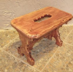 Деревянные табуретки — предмет мебели