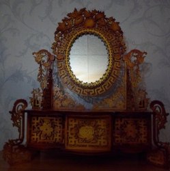 Настольное зеркало