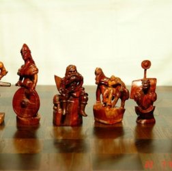 Набор шахматных фигур Викинги