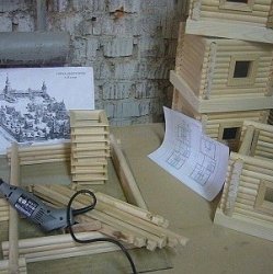 Макет городка из сруба