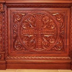 Киот резной напольный (церковное)