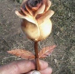 Резная роза из дерева: подборка картинок