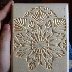 Резная деревянная шкатулка - в процессе