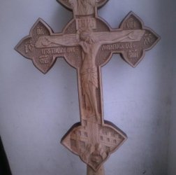 Крест напрестольный, ручная резьба по дереву
