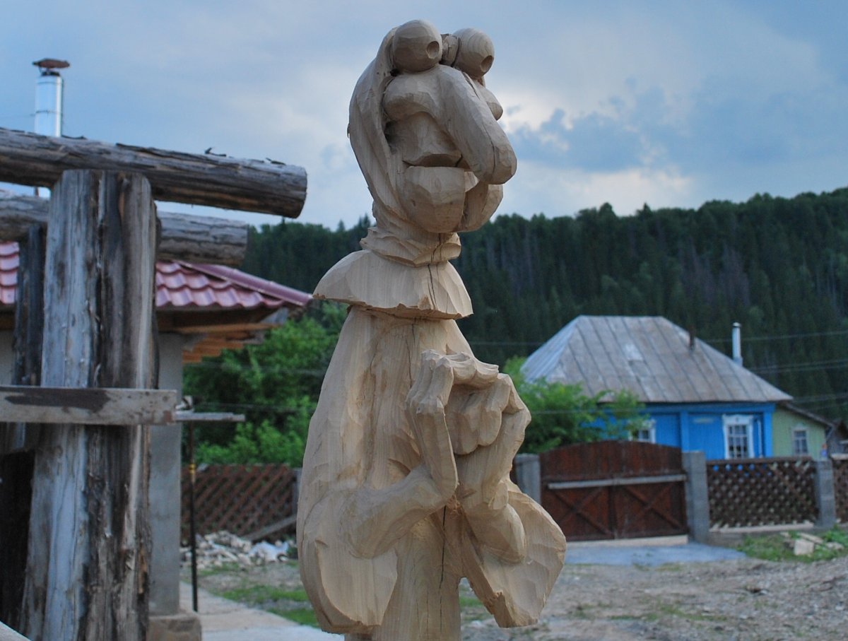 Домовенок Кузя скульптура из дерева