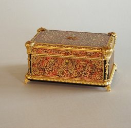 Шкатулка в стиле Буль