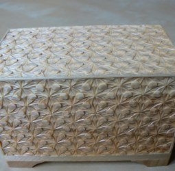 Шкатулка резная