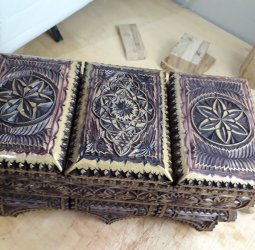 Резьба по золоту. Шкатулка большая