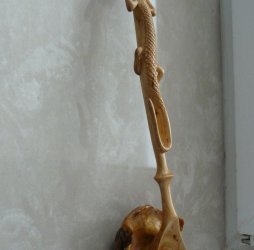 Деревянная резная ложка