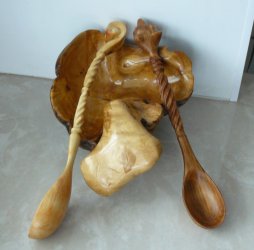 Деревянные ложки из осины и ольхи