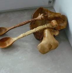 Деревянные ложки из осины и ольхи