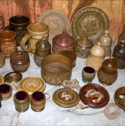 Деревянные сувениры с Абрамцево-кудринской резьбой