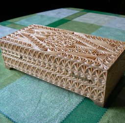 Шкатулка резная