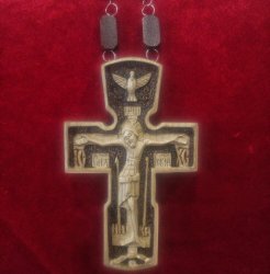 Православный крест из клёна