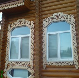 Оформление дома (бани) резными наличниками