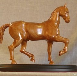 скульптура коня