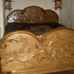 Деревянные кровати с резьбой, купить резную кровать из массива дерева - производитель Дейсус-М