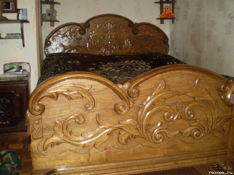 Кровать Резная купить недорого в Спб - интернет-магазин мебели из массива.