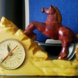 Часы дикий конь