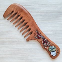 Деревянная расческа с агатом